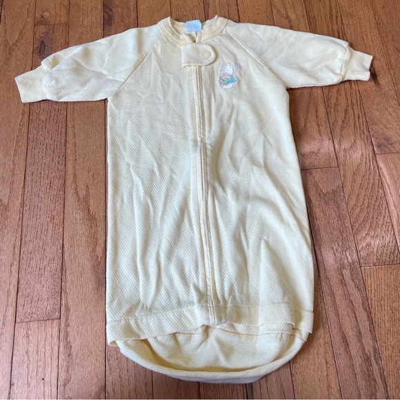 VTG SIMPLY BASIC YELLOW TEDDY BEAR GRAPHIC SLEEP SACK SIZE 0/6 MONTHS - Picture 1 of 5